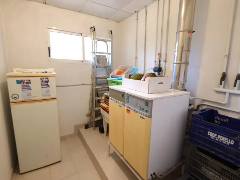 VILLA INDEPENDIENTE CON PARCELA DE 1500 M2. 5 DORM. 4 BAÑOS. CON PISCINA PRIVADA.