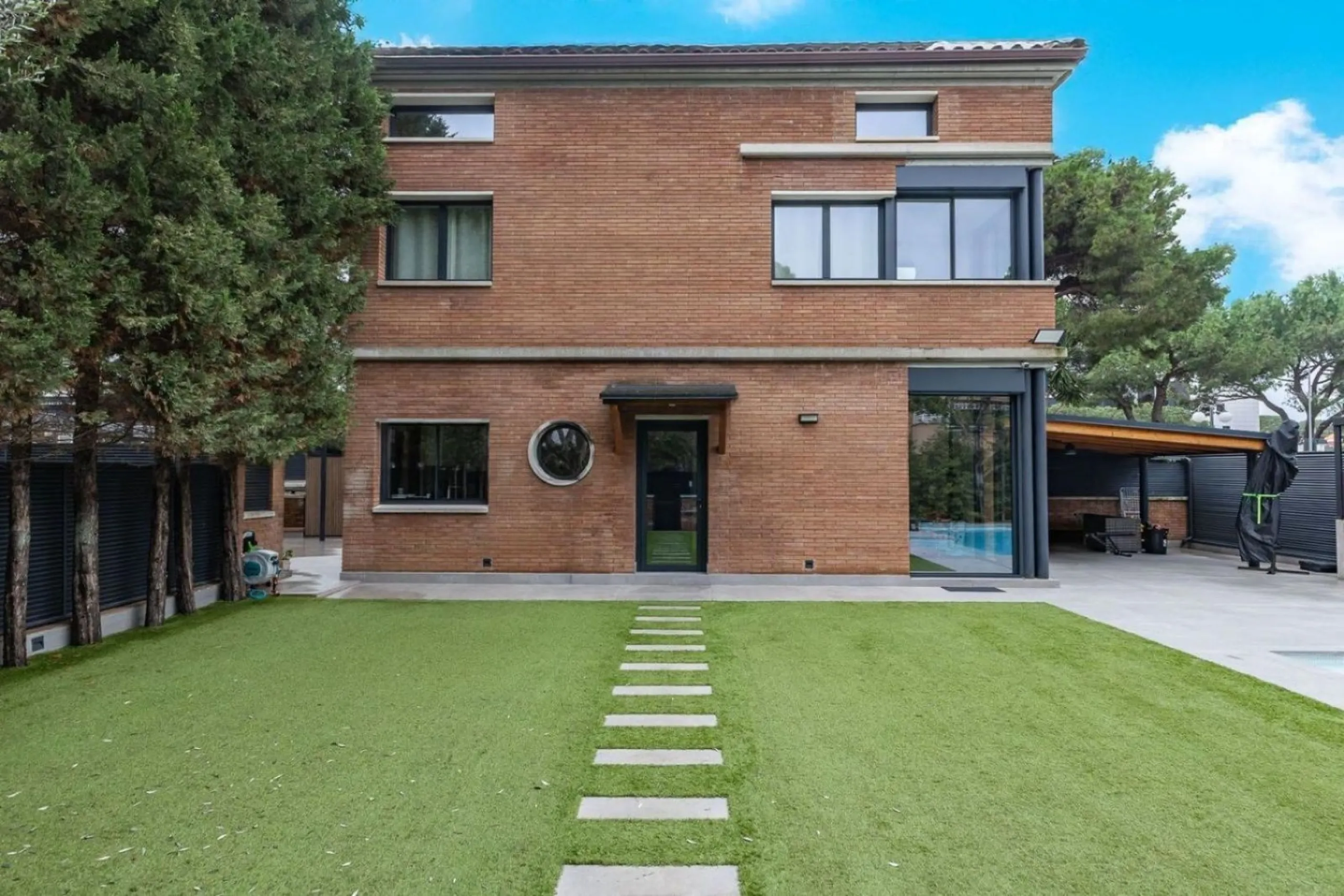Renovated Semi-Detached Designer Home with Garden and Pool in Gava Mar, Barcelona