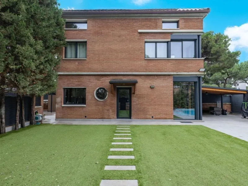 Renovated Semi-Detached Designer Home with Garden and Pool in Gava Mar, Barcelona