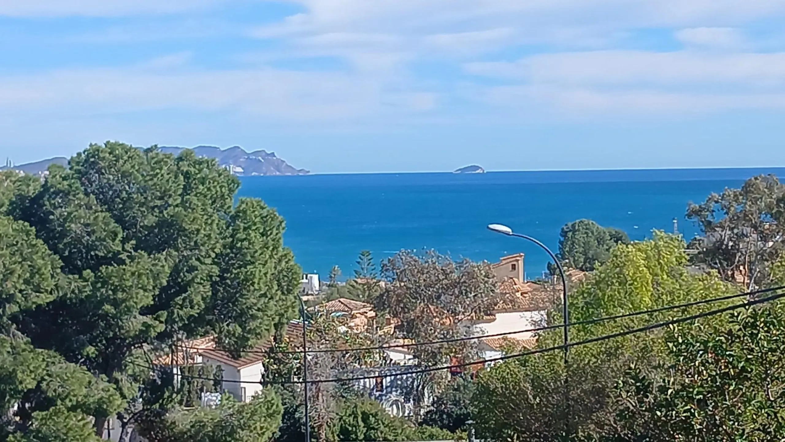 PARCELA URBANA EXCLUSIVA CON MAGNÍFICAS VISTAS A 300 METROS DEL MAR
