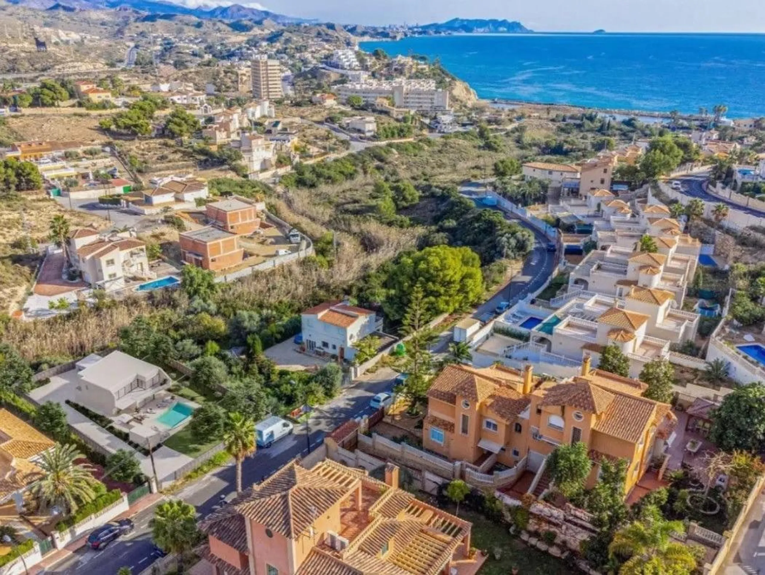 PARCELA URBANA EXCLUSIVA CON MAGNÍFICAS VISTAS A 300 METROS DEL MAR