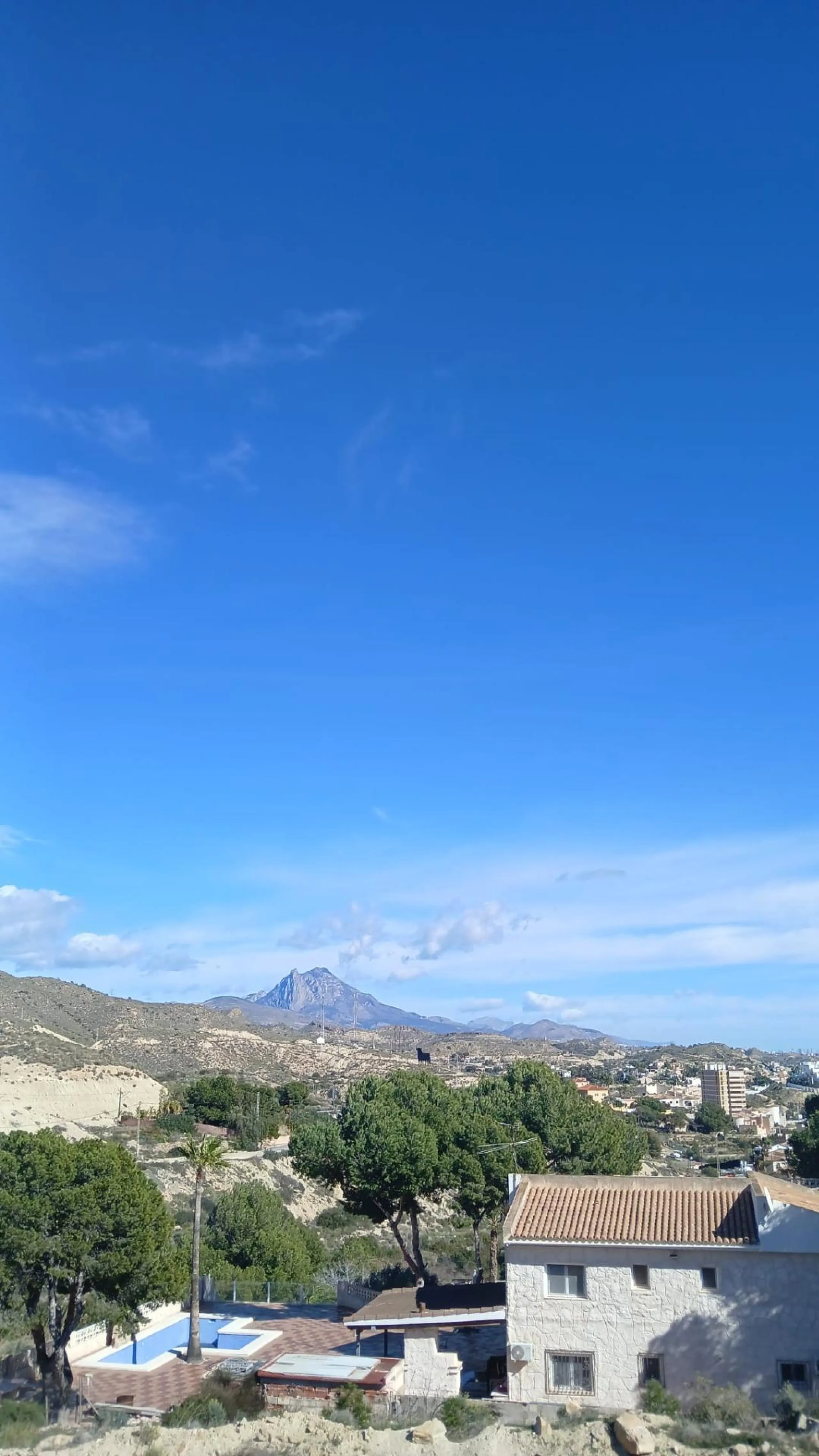 PARCELA URBANA EXCLUSIVA CON MAGNÍFICAS VISTAS A 300 METROS DEL MAR