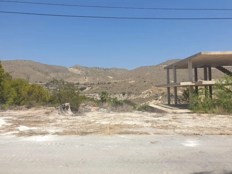PARCELA URBANA EXCLUSIVA CON MAGNÍFICAS VISTAS A 300 METROS DEL MAR
