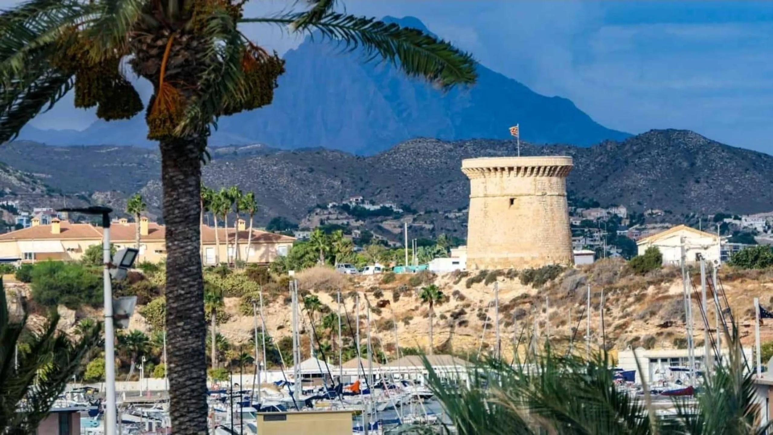 PARCELA URBANA EXCLUSIVA CON MAGNÍFICAS VISTAS A 300 METROS DEL MAR