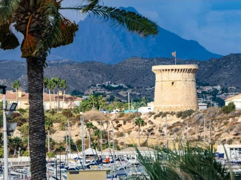 PARCELA URBANA EXCLUSIVA CON MAGNÍFICAS VISTAS A 300 METROS DEL MAR