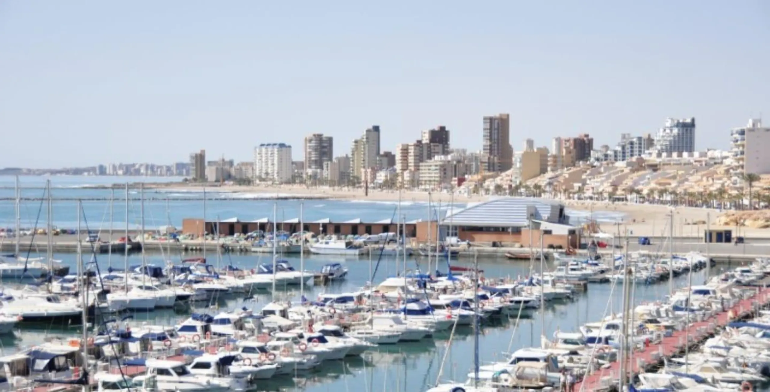 PARCELA URBANA EXCLUSIVA CON MAGNÍFICAS VISTAS A 300 METROS DEL MAR