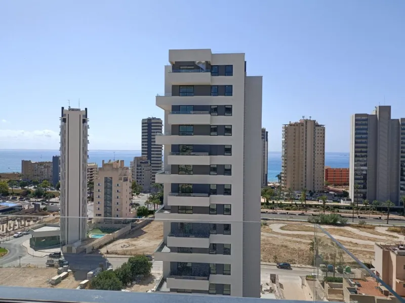 Elegancia y Confort en un Apartamento con Vistas al Mediterráneo