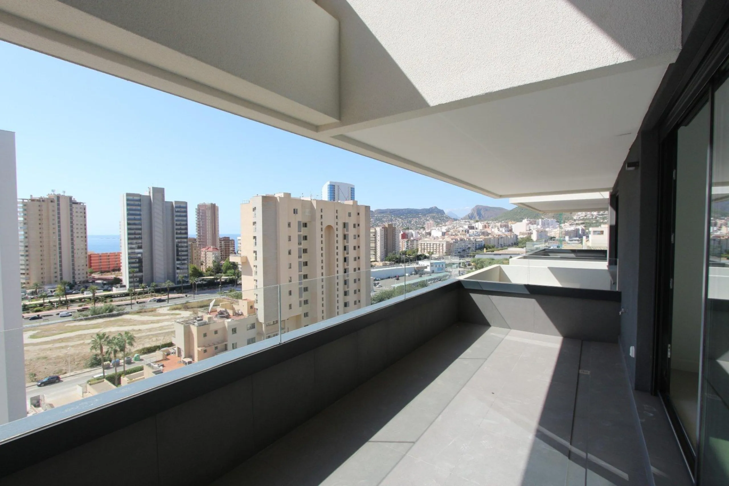 Elegancia y Confort en un Apartamento con Vistas al Mediterráneo