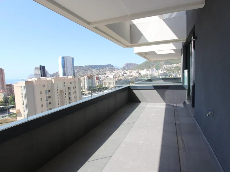 Elegancia y Confort en un Apartamento con Vistas al Mediterráneo