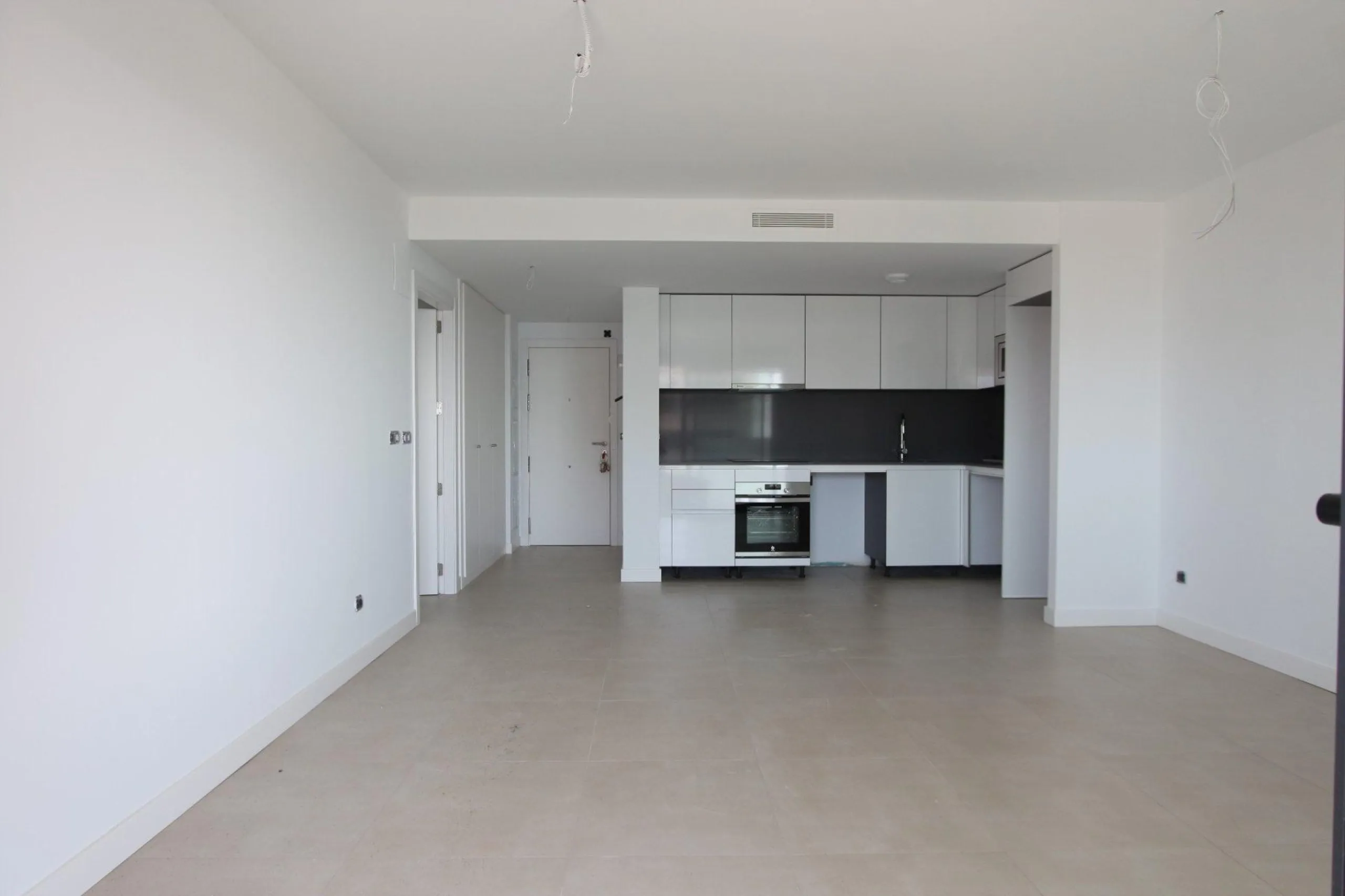 Elegancia y Confort en un Apartamento con Vistas al Mediterráneo