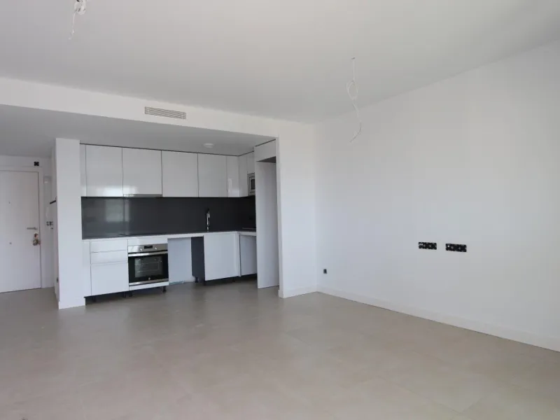 Elegancia y Confort en un Apartamento con Vistas al Mediterráneo