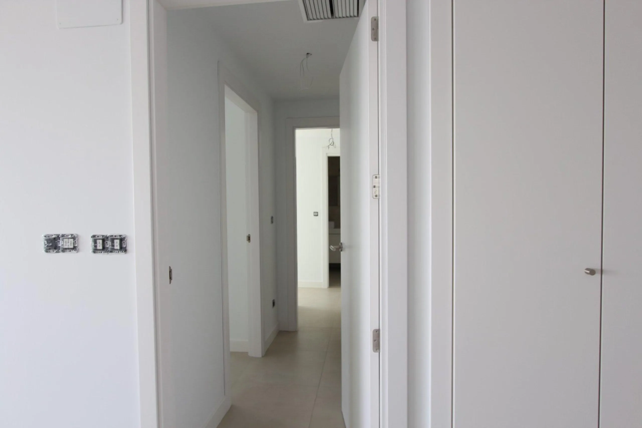 Elegancia y Confort en un Apartamento con Vistas al Mediterráneo