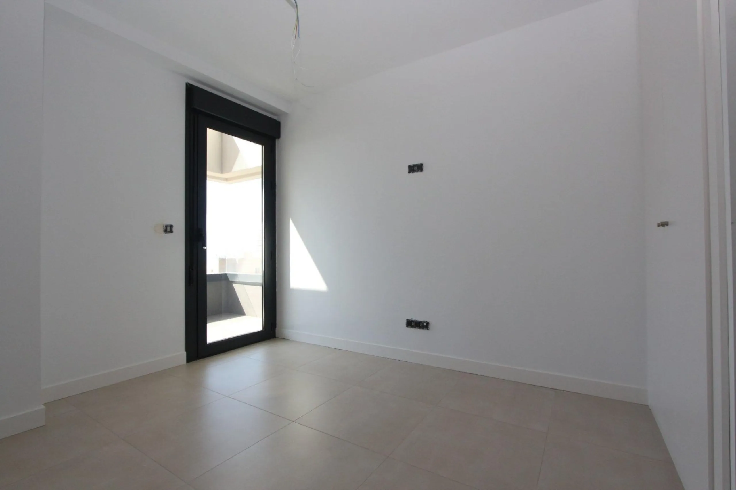 Elegancia y Confort en un Apartamento con Vistas al Mediterráneo