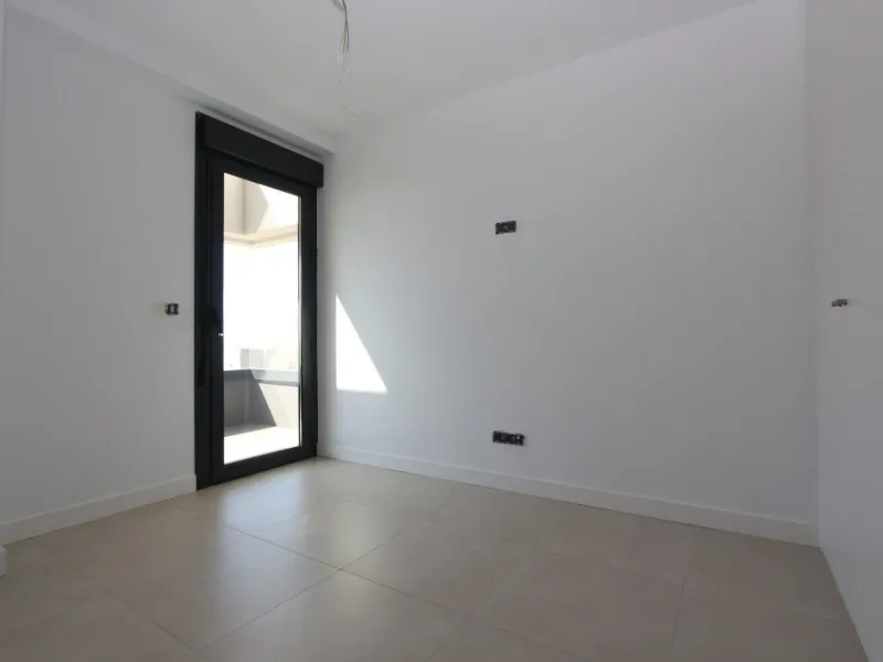 Elegancia y Confort en un Apartamento con Vistas al Mediterráneo