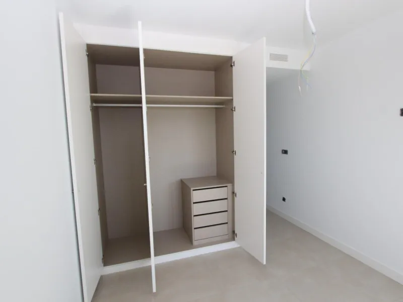 Elegancia y Confort en un Apartamento con Vistas al Mediterráneo