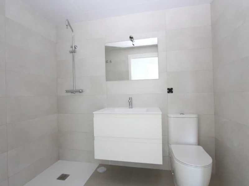 Elegancia y Confort en un Apartamento con Vistas al Mediterráneo
