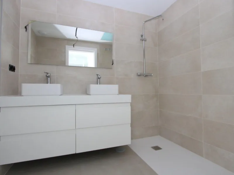 Elegancia y Confort en un Apartamento con Vistas al Mediterráneo