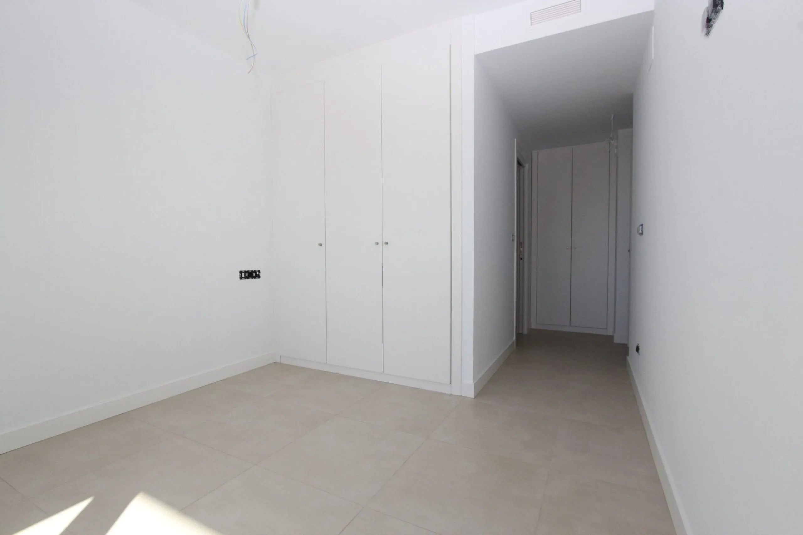 Elegancia y Confort en un Apartamento con Vistas al Mediterráneo