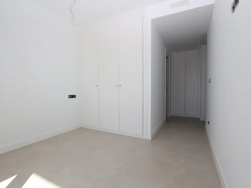 Elegancia y Confort en un Apartamento con Vistas al Mediterráneo