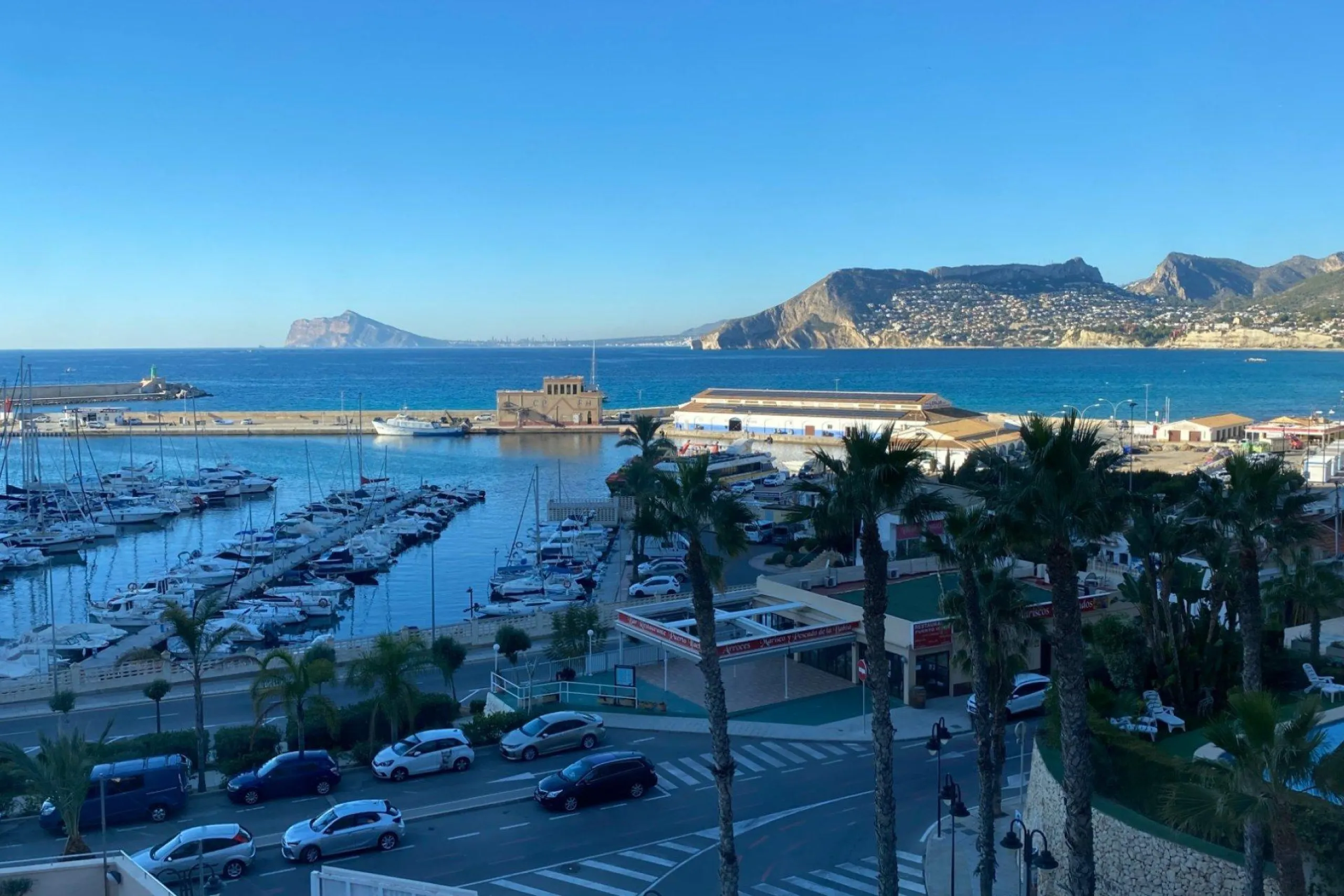 Spacious Apartment with Panoramic Sea Views in Calpe Port