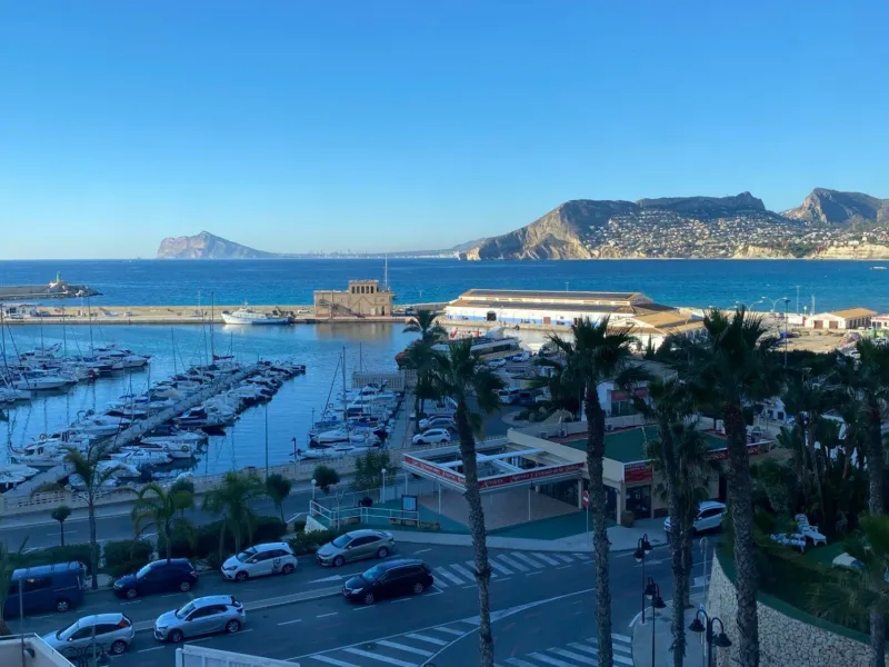 Spacious Apartment with Panoramic Sea Views in Calpe Port