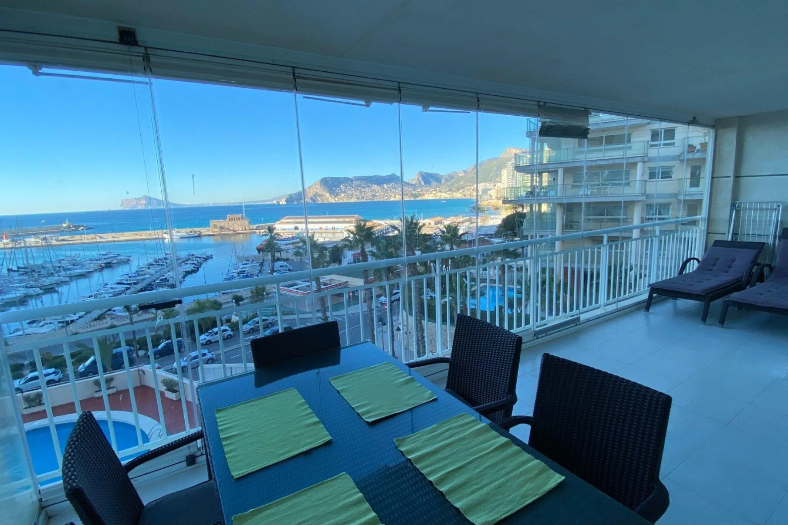 Spacious Apartment with Panoramic Sea Views in Calpe Port