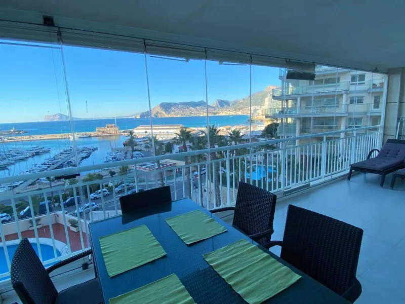 Spacious Apartment with Panoramic Sea Views in Calpe Port