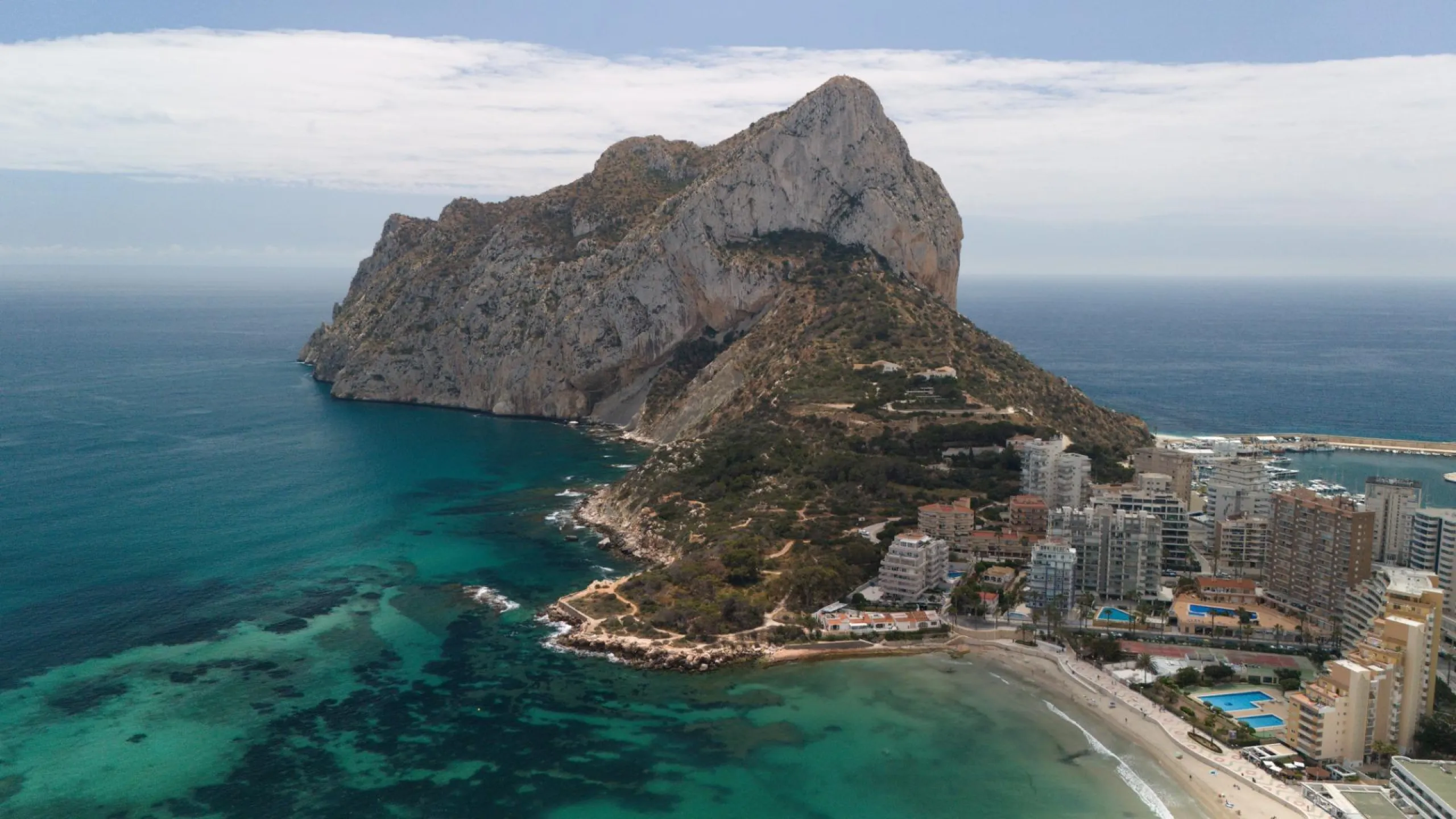 Spacious Apartment with Panoramic Sea Views in Calpe Port