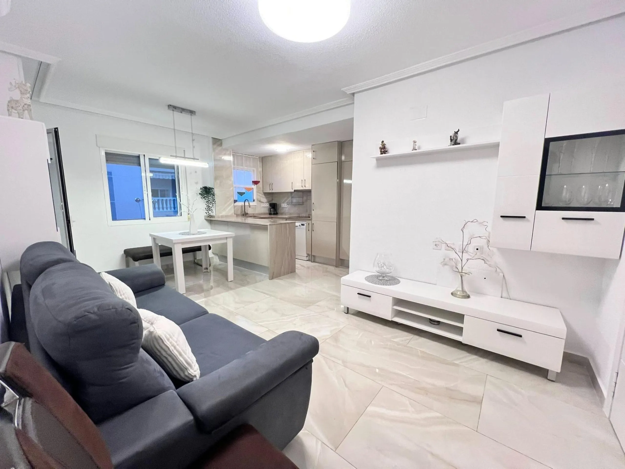Se vende Atico en Torrevieja Calle Félix Rodríguez de la Fuente (esquina con Av. Habaneras)