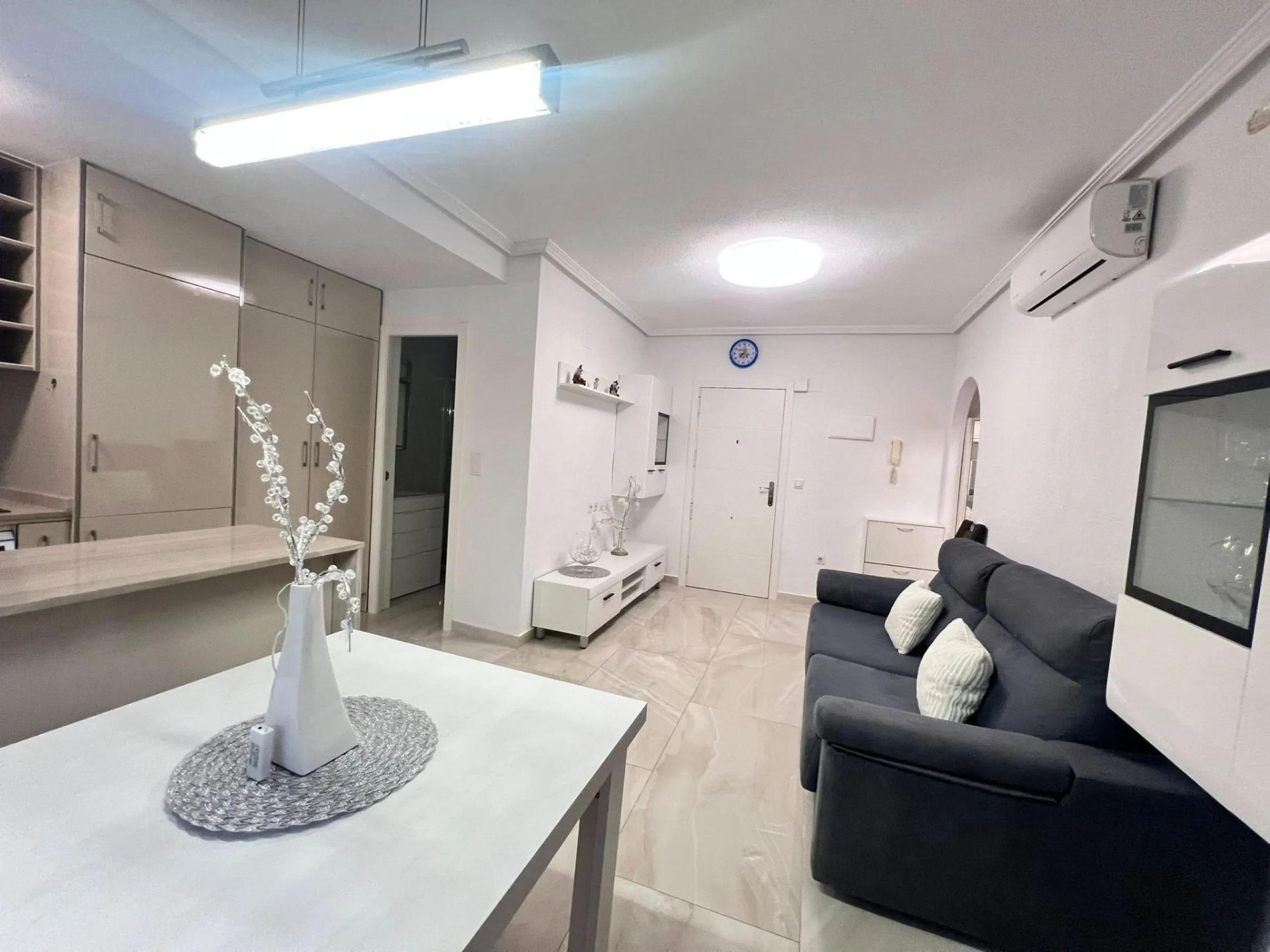 Se vende Atico en Torrevieja Calle Félix Rodríguez de la Fuente (esquina con Av. Habaneras)