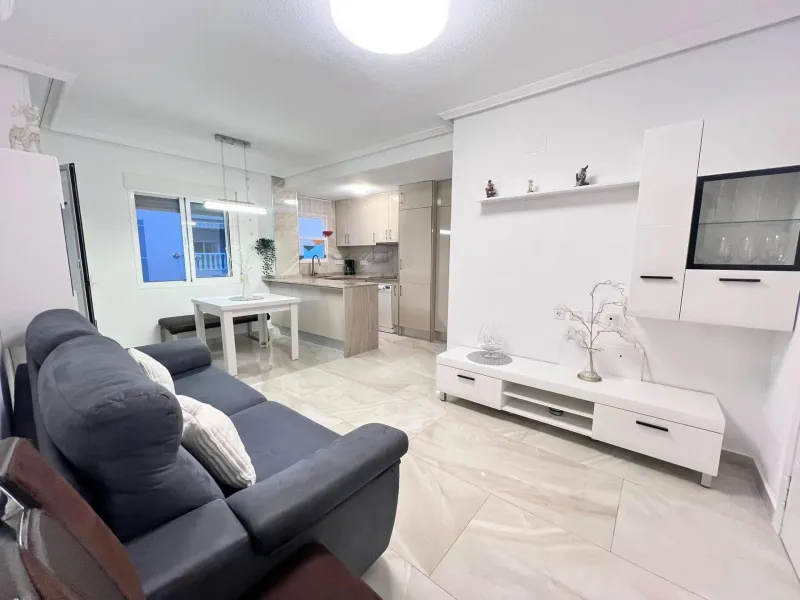 Se vende Atico en Torrevieja Calle Félix Rodríguez de la Fuente (esquina con Av. Habaneras)