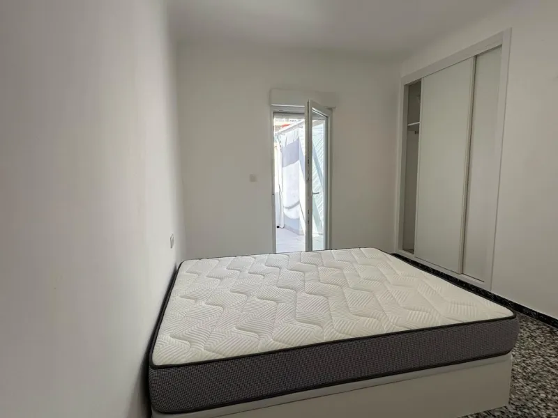 Hostal de 5 Habitaciones – Inversión Llave en Mano con Ingresos Estables