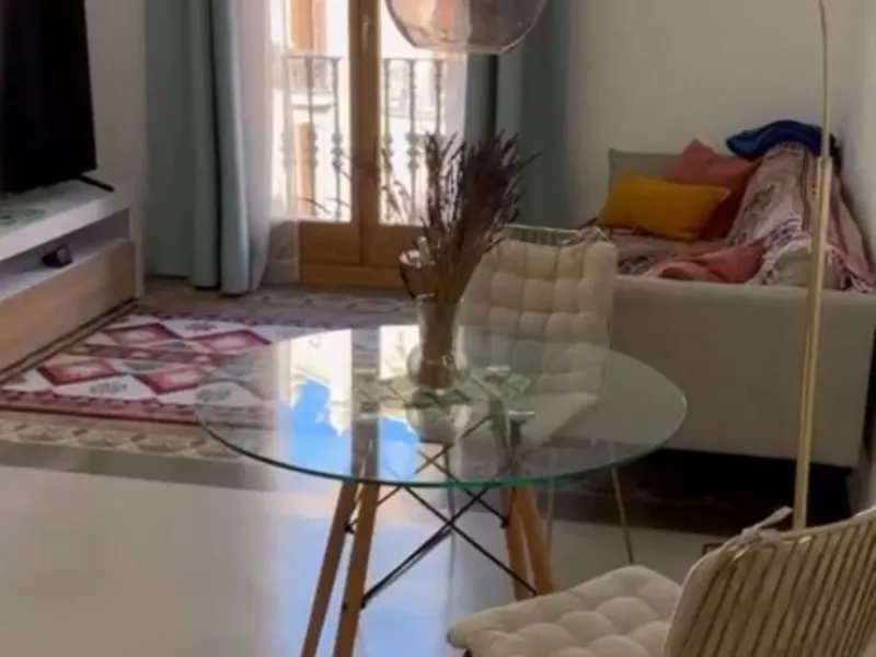 Renovated Apartment with Balconies in Eixample, Barcelona