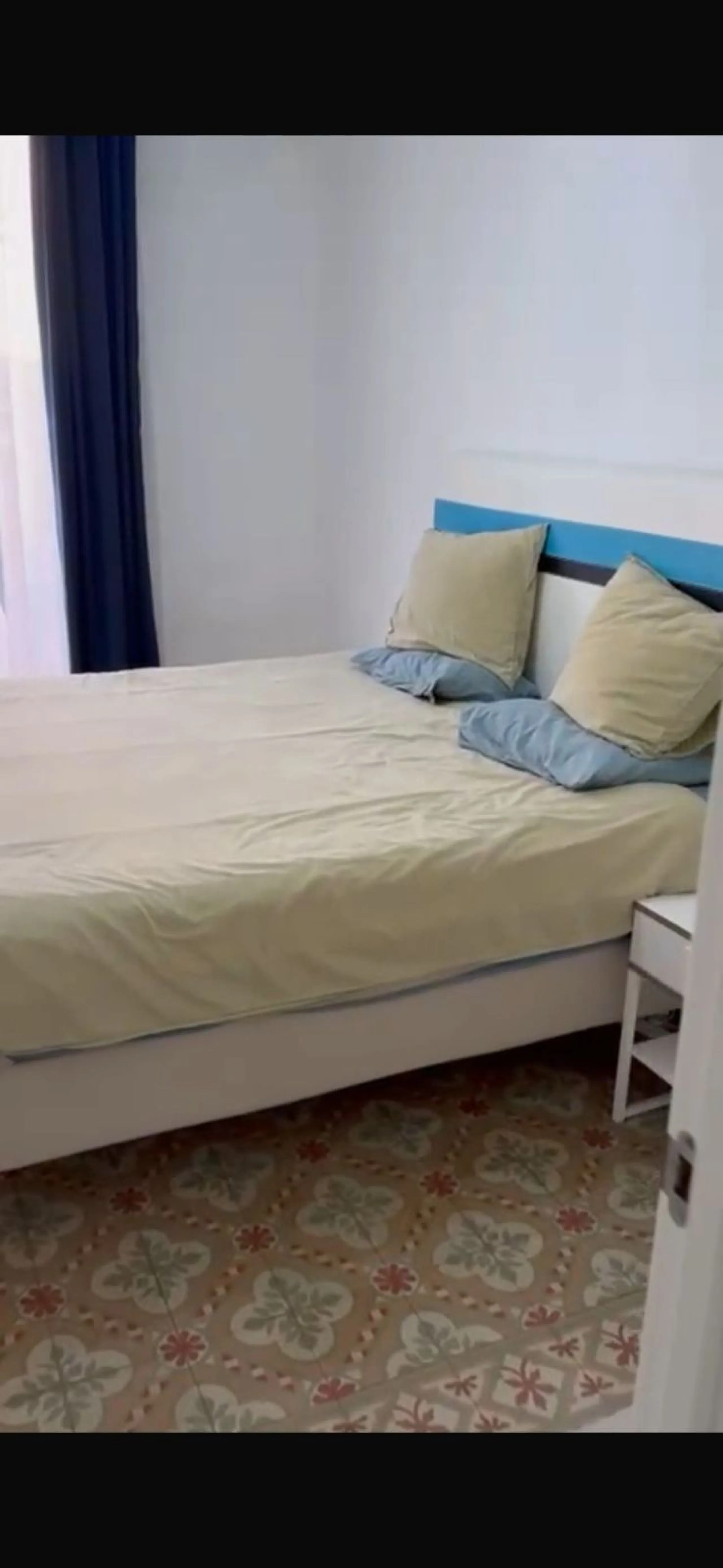 Renovated Apartment with Balconies in Eixample, Barcelona