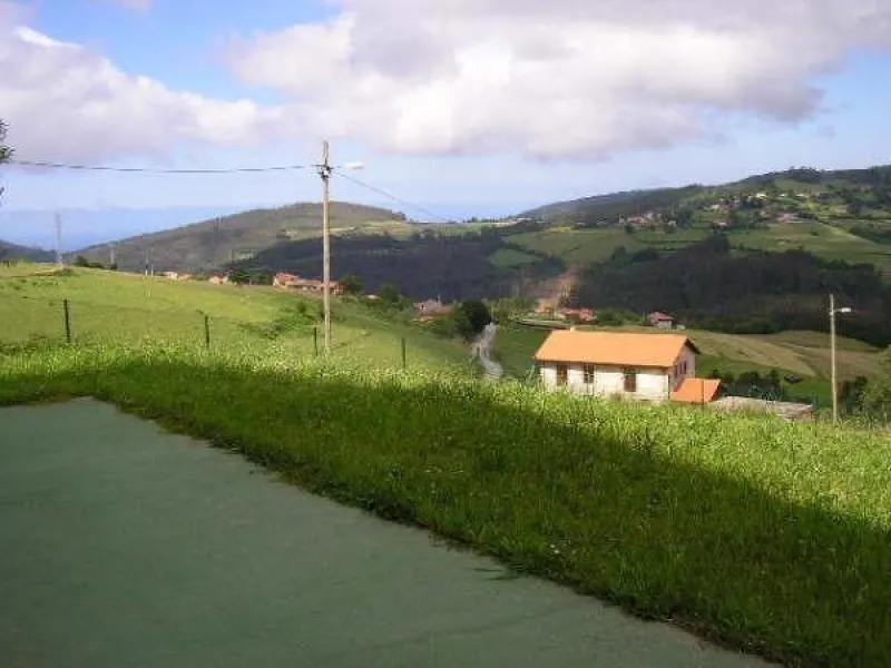 Proyecto de vida en Asturias: tres fincas edificables con vistas al mar