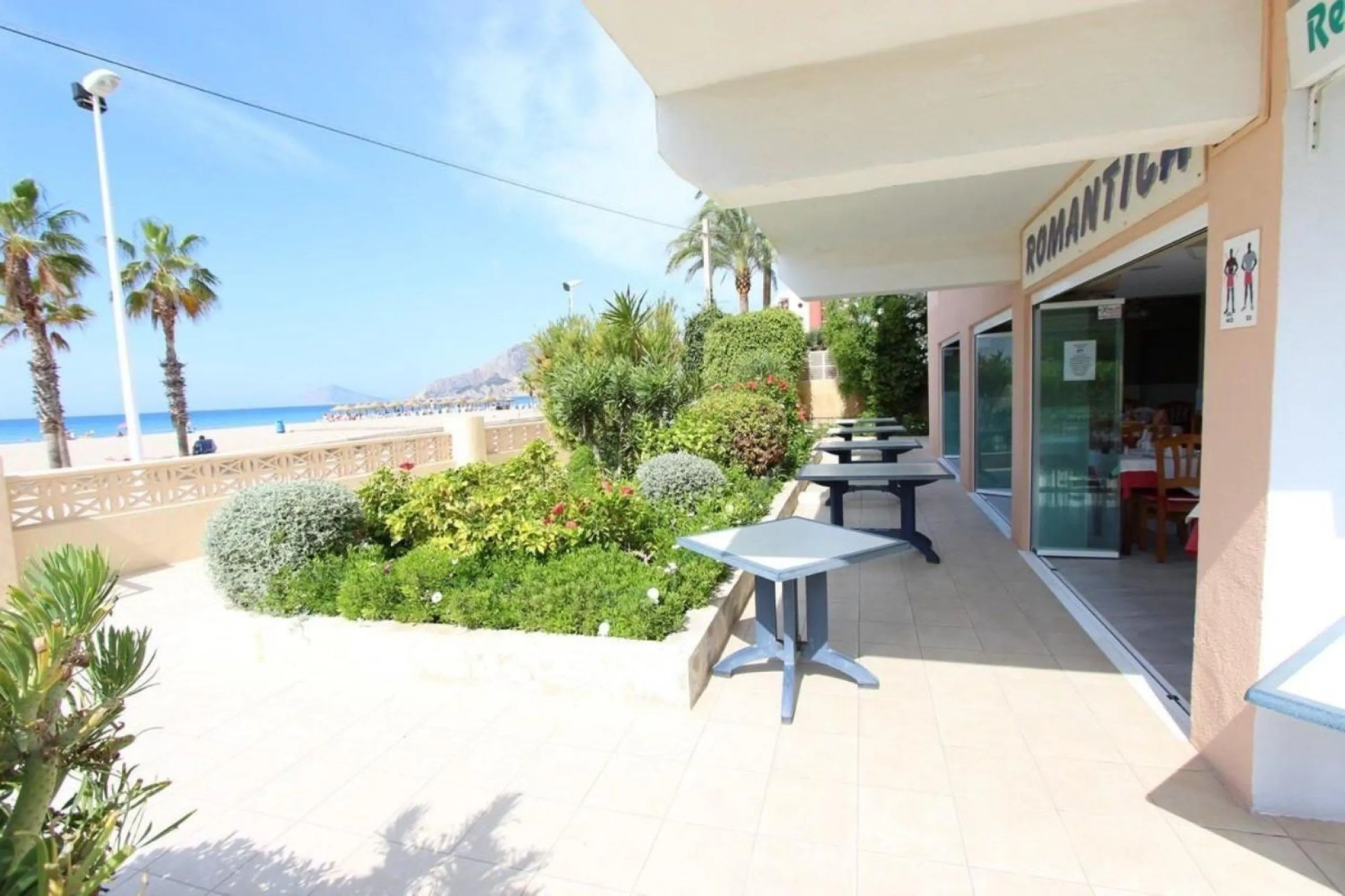 Restaurant-Pizzeria on the Frontline of Arenal-Bol Beach with Terraces Facing the Sea