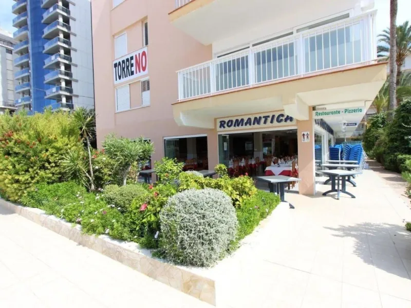 Restaurant-Pizzeria on the Frontline of Arenal-Bol Beach with Terraces Facing the Sea