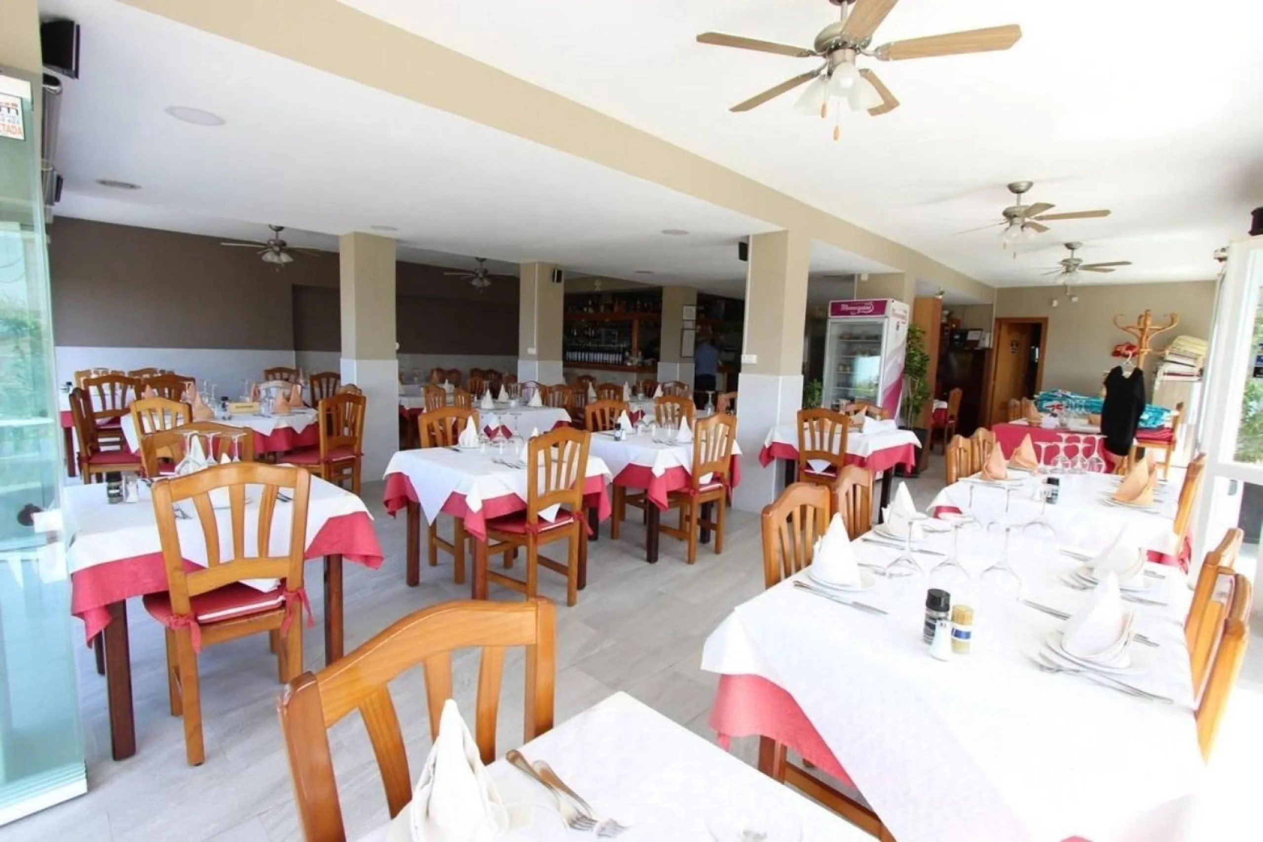 Restaurant-Pizzeria on the Frontline of Arenal-Bol Beach with Terraces Facing the Sea