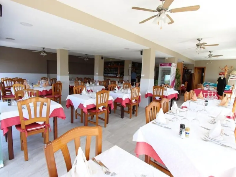 Restaurant-Pizzeria on the Frontline of Arenal-Bol Beach with Terraces Facing the Sea