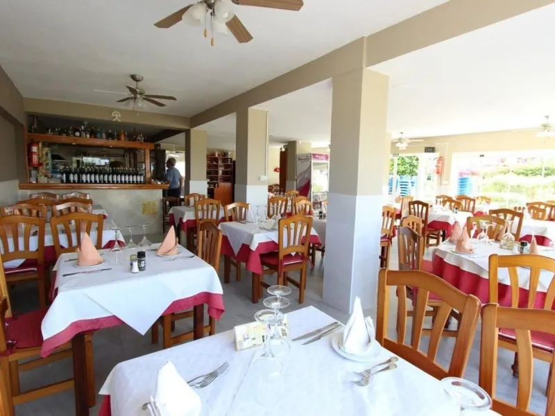 Restaurant-Pizzeria on the Frontline of Arenal-Bol Beach with Terraces Facing the Sea