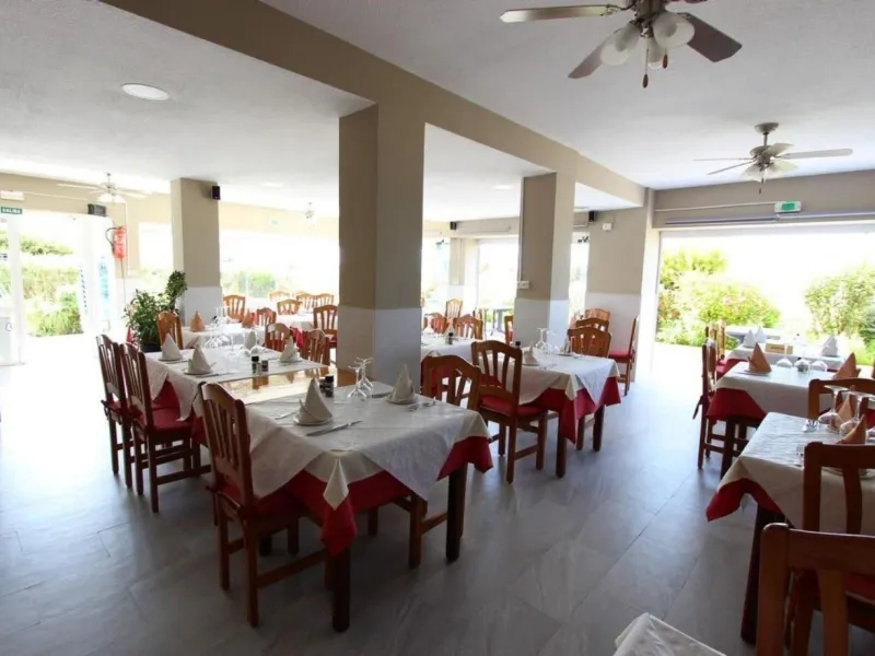 Restaurant-Pizzeria on the Frontline of Arenal-Bol Beach with Terraces Facing the Sea