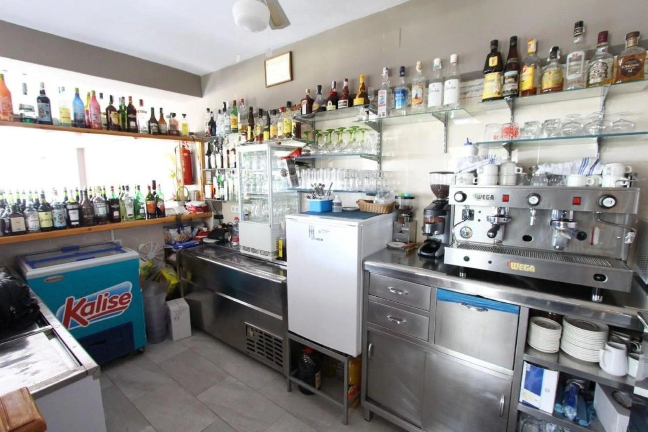 Restaurant-Pizzeria on the Frontline of Arenal-Bol Beach with Terraces Facing the Sea