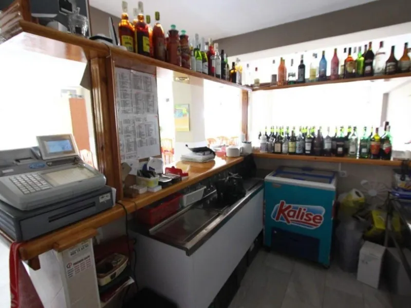 Restaurant-Pizzeria on the Frontline of Arenal-Bol Beach with Terraces Facing the Sea