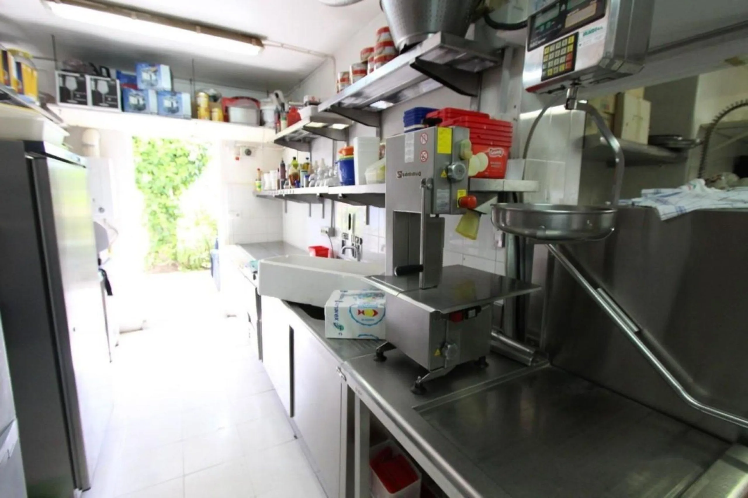 Restaurant-Pizzeria on the Frontline of Arenal-Bol Beach with Terraces Facing the Sea