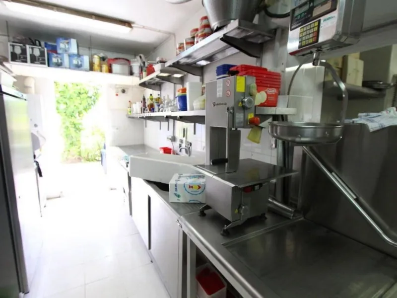 Restaurant-Pizzeria on the Frontline of Arenal-Bol Beach with Terraces Facing the Sea