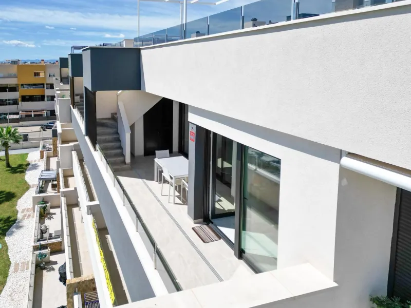 Luxury Penthouse for Sale in Playa Flamenca, Orihuela Costa – Modern Design, Sea Views & Private Solarium