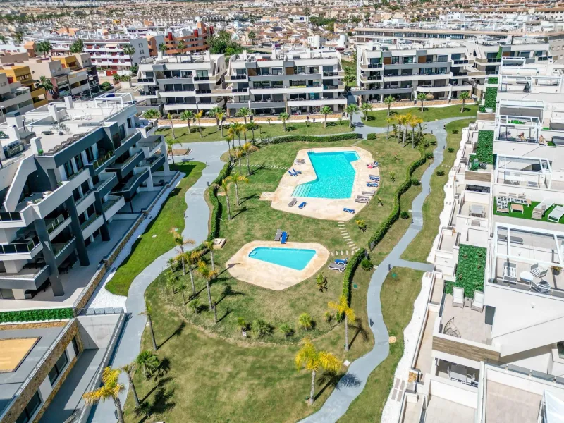 Luxury Penthouse for Sale in Playa Flamenca, Orihuela Costa – Modern Design, Sea Views & Private Solarium