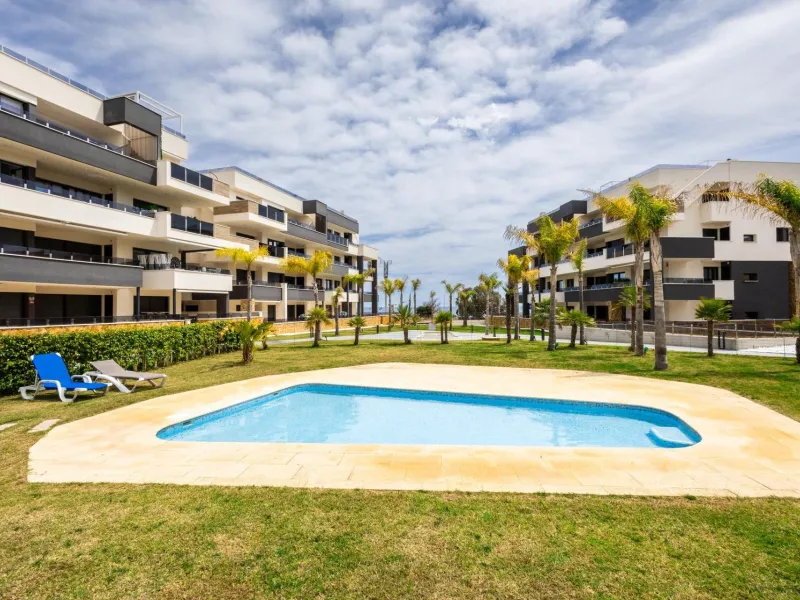 Luxury Penthouse for Sale in Playa Flamenca, Orihuela Costa – Modern Design, Sea Views & Private Solarium