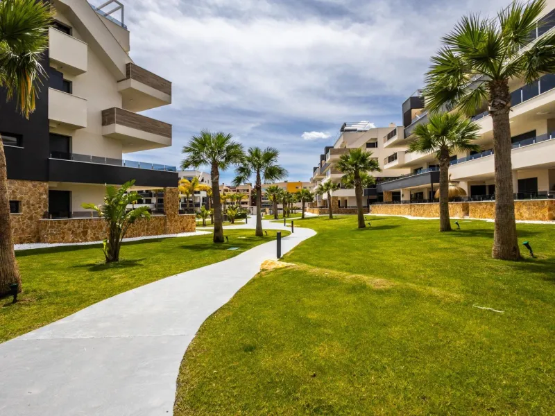 Luxury Penthouse for Sale in Playa Flamenca, Orihuela Costa – Modern Design, Sea Views & Private Solarium