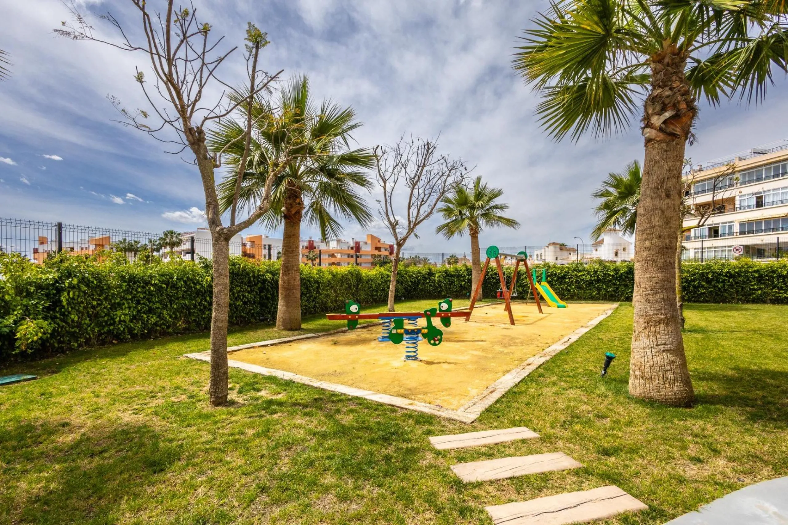 Luxury Penthouse for Sale in Playa Flamenca, Orihuela Costa – Modern Design, Sea Views & Private Solarium